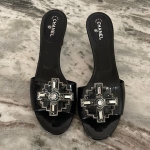 In excellent condition 39 chanel size